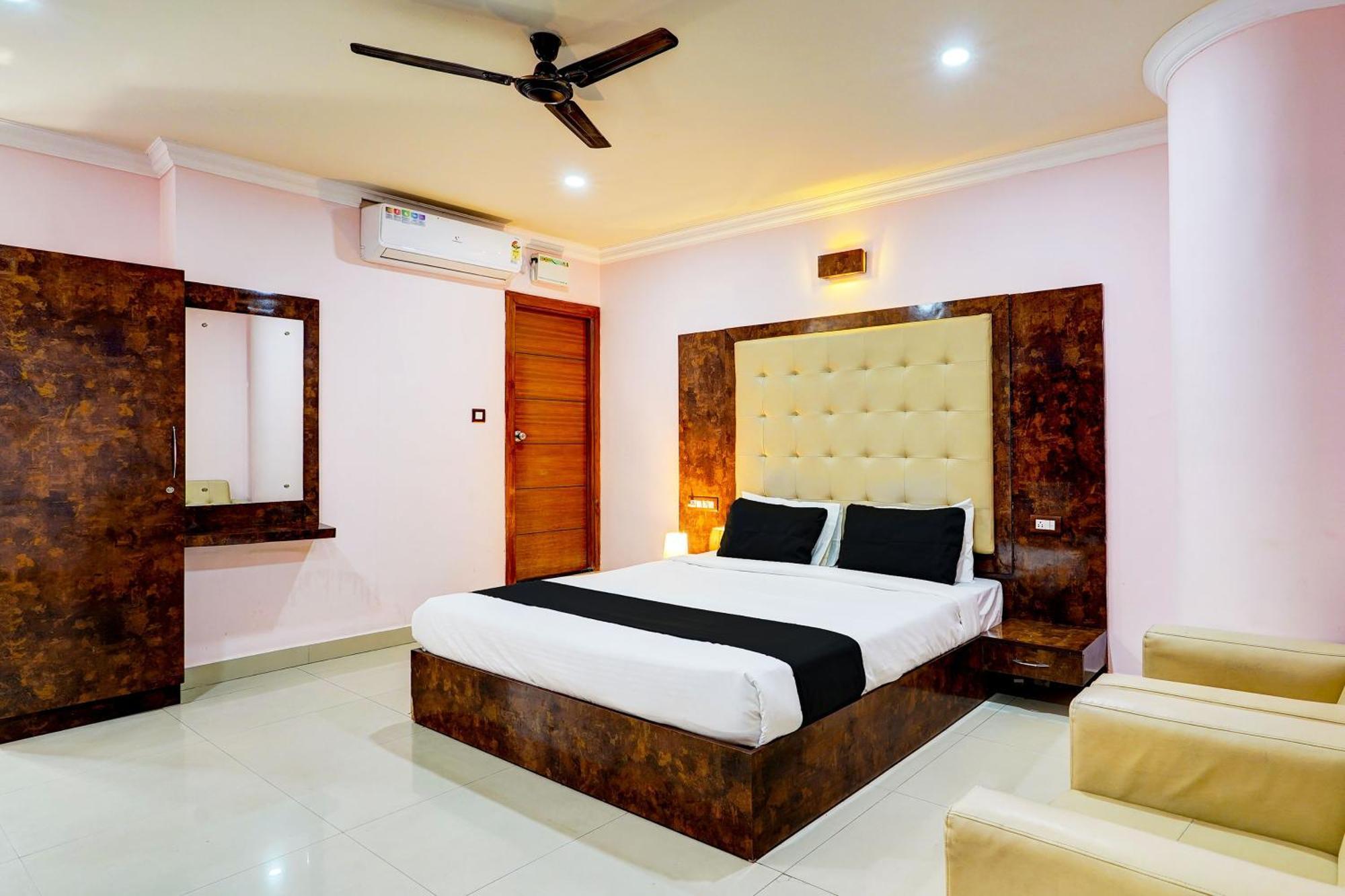 Super Townhouse Mg Road Near Commercial Street Bengaluru Zewnętrze zdjęcie